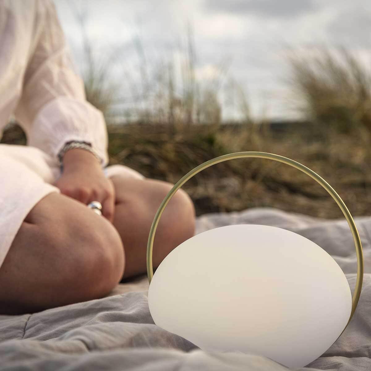 Umage Orbit draagbare LED tafellamp wit - Ø 19,5 cm