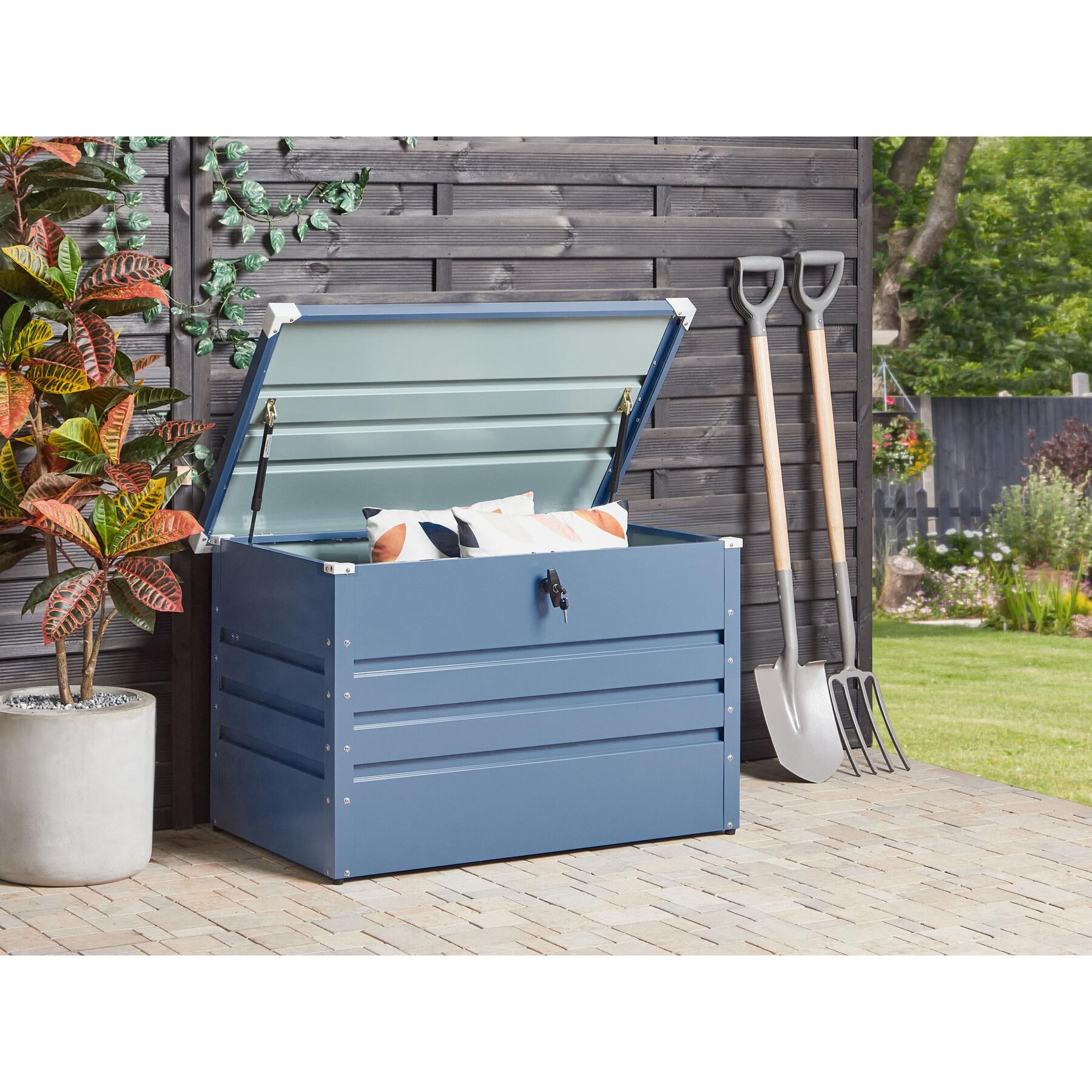 Beliani - CEBROSA - Kussenbox - Blauw - 300 l - Staal