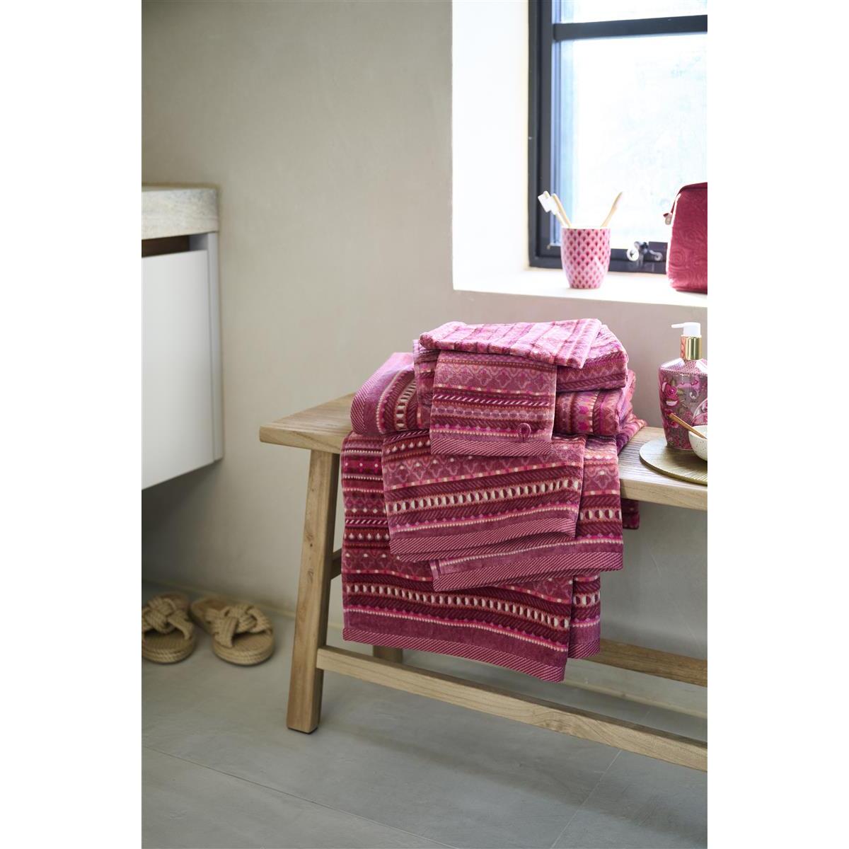 Pip Studio Geometric Print - Douchehanddoek - Donker roze - 55x100 cm