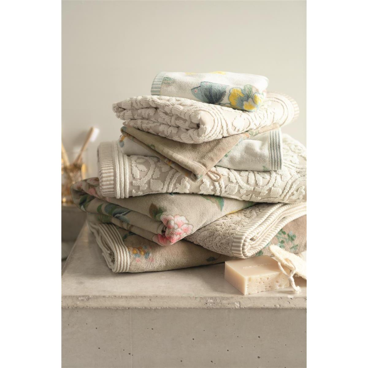 Pip Studio Les Fleurs - Douchelaken - 70x140 - Wit