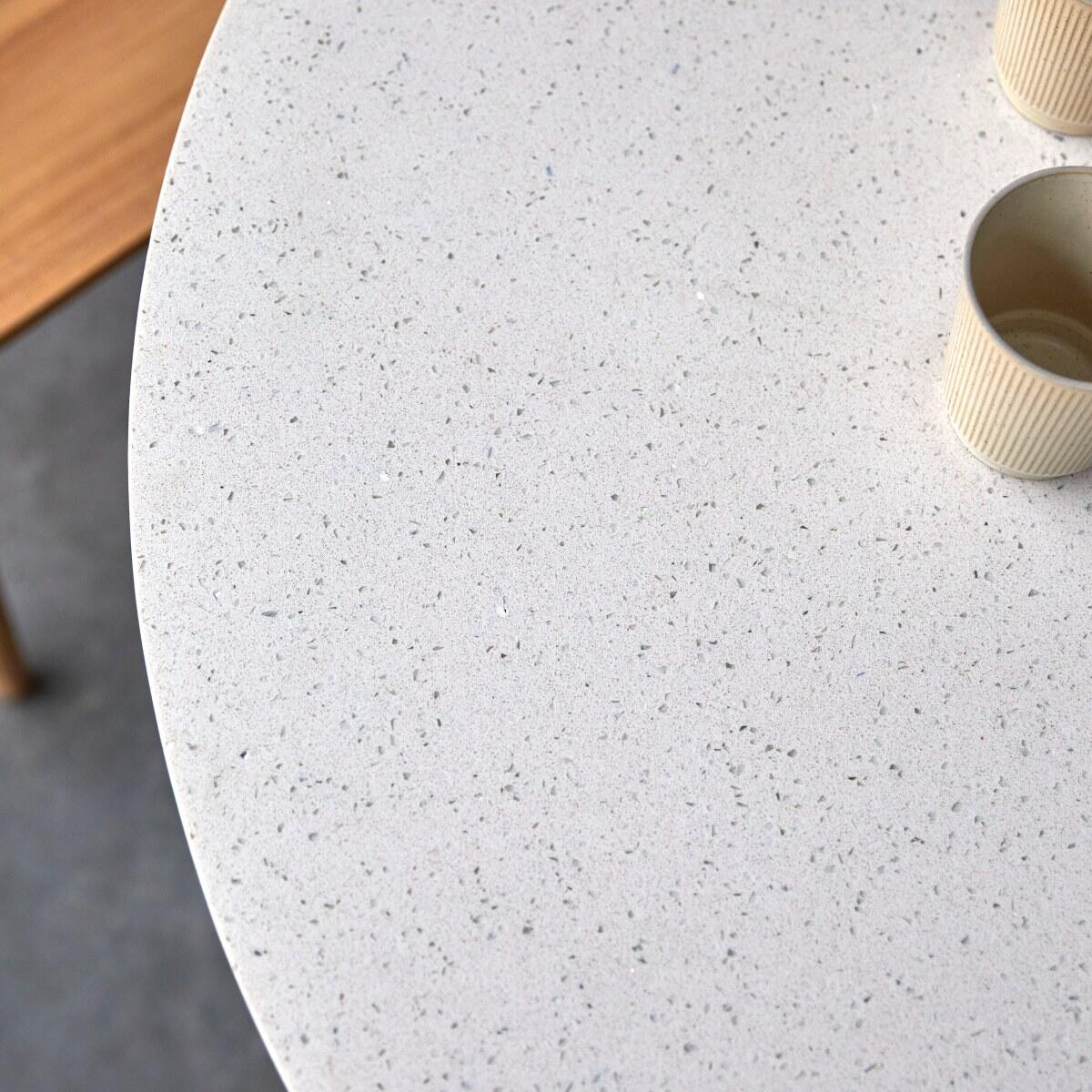 Tikamoon - Ronde tafel van metaal en terrazzo voor 4|6 personen