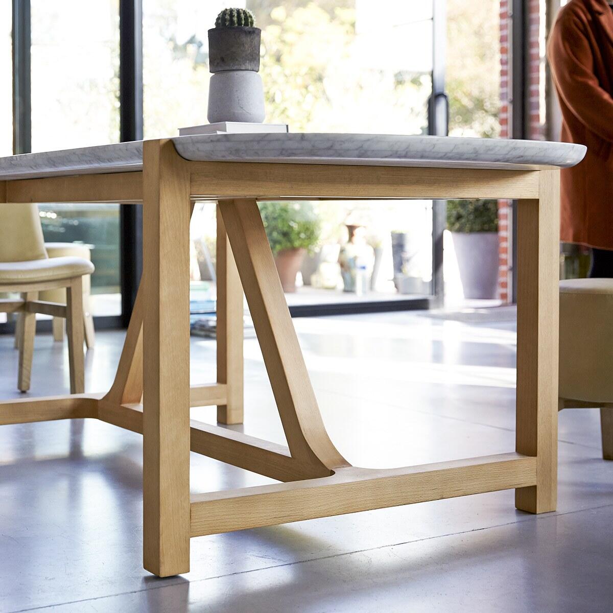 Tikamoon - Eettafel van massief eikenhout en marmer voor 6|8 personen.