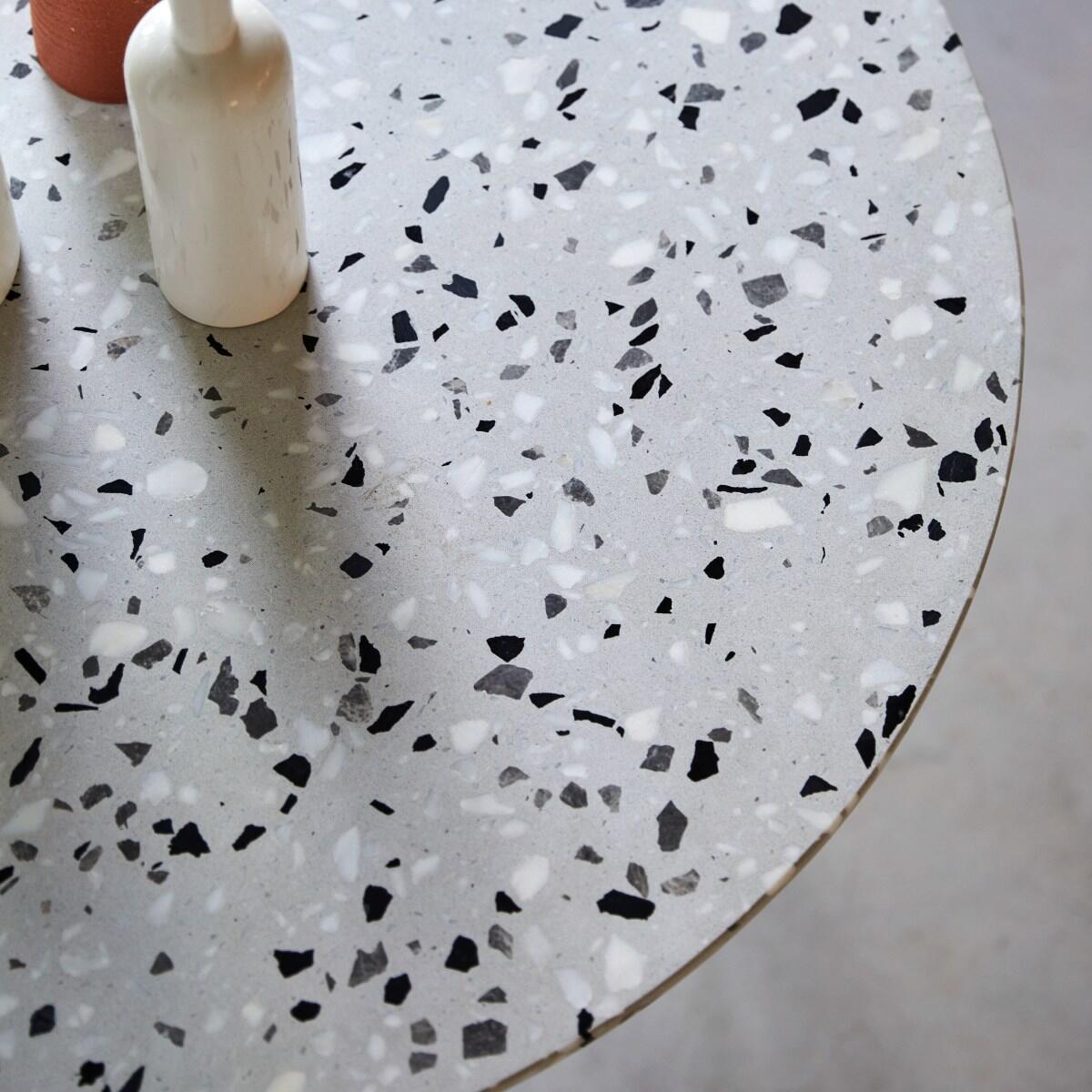 Tikamoon - Ronde tafel in premium terrazzo en wit metaal 4 pers.