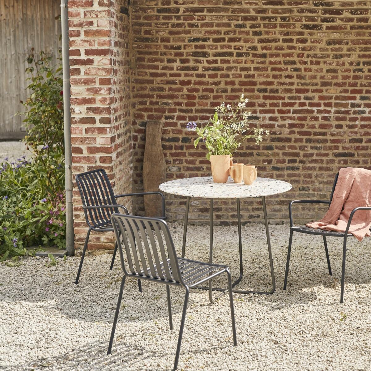 Tikamoon - Ronde tuintafel van premium terrazzo en metaal 90 brown