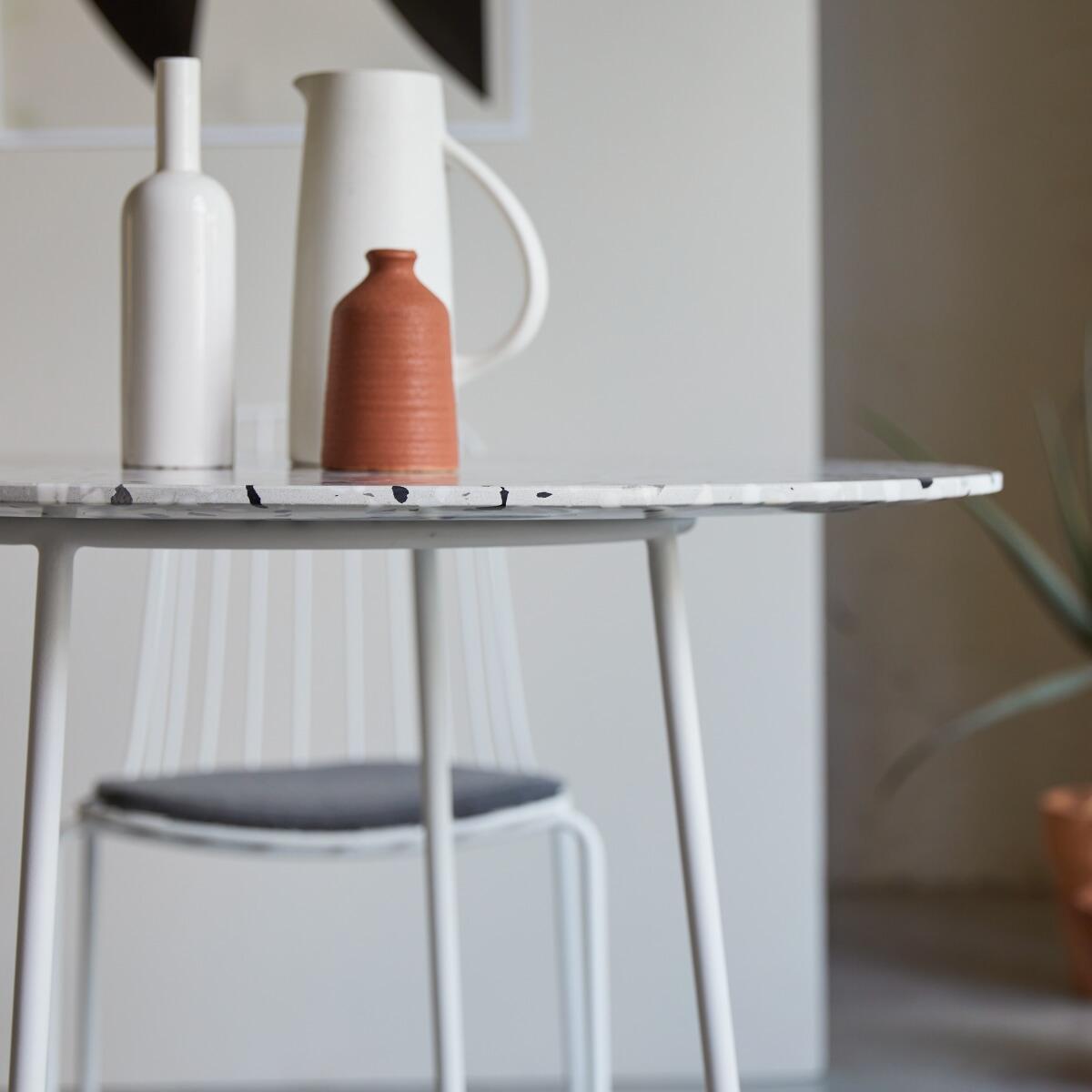 Tikamoon - Ronde tafel in premium terrazzo en wit metaal 4 pers.