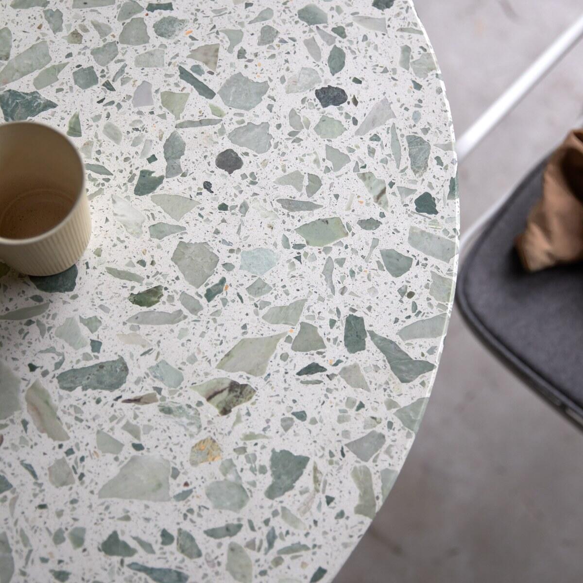 Tikamoon - Ronde tafel in premium terrazzo en groen metaal 4 pers.