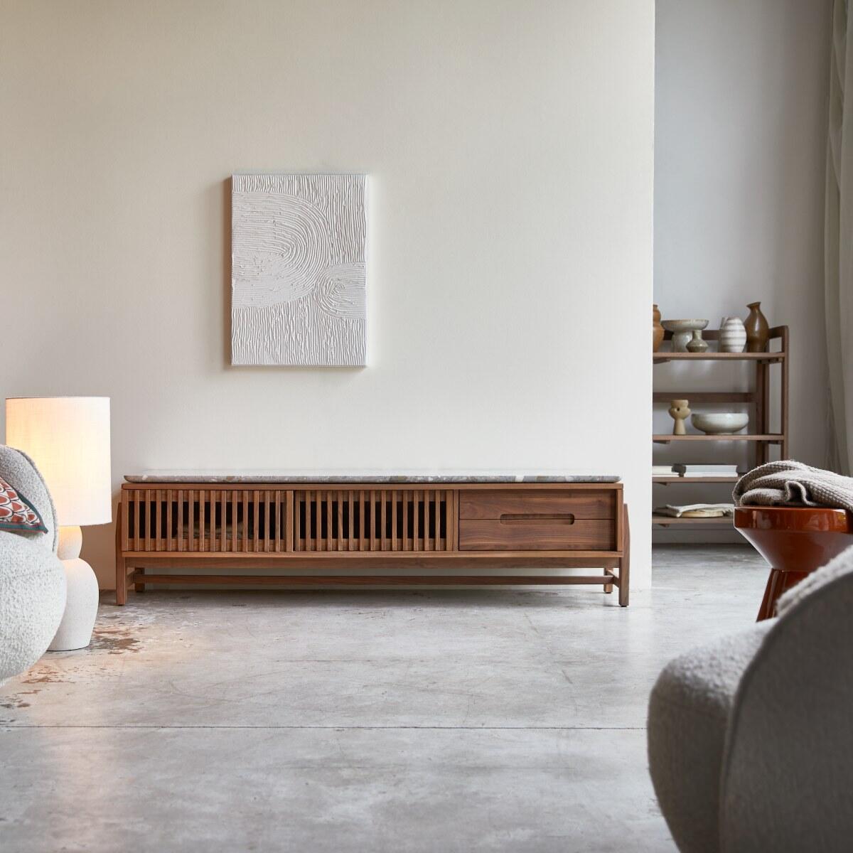 Tikamoon - Tv-meubel van massief notenhout en premium terrazzo 175 cm