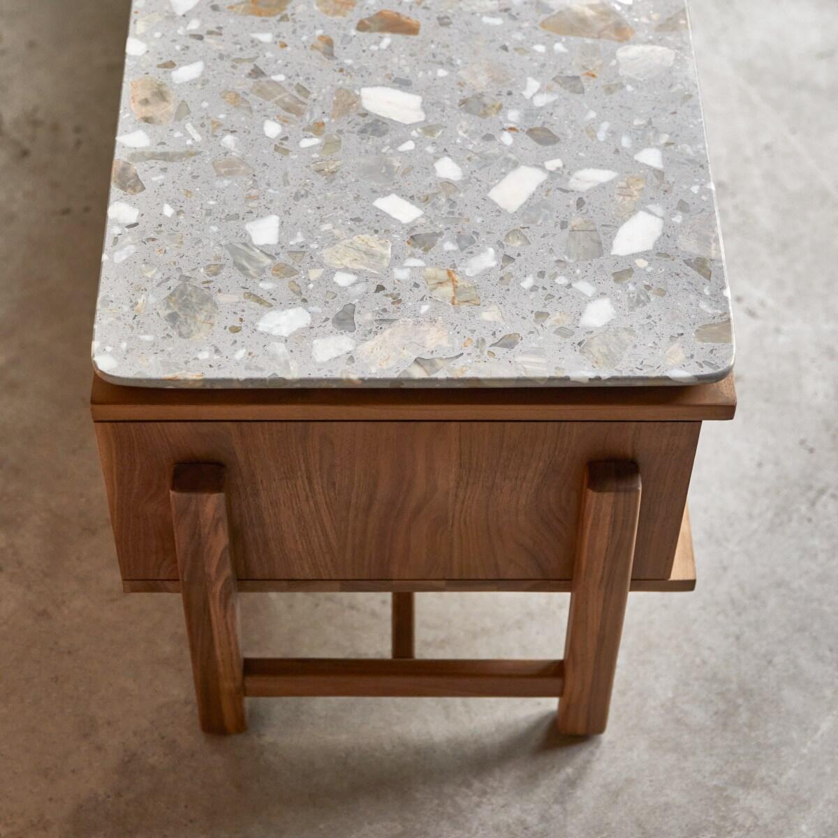 Tikamoon - Tv-meubel van massief notenhout en premium terrazzo 175 cm
