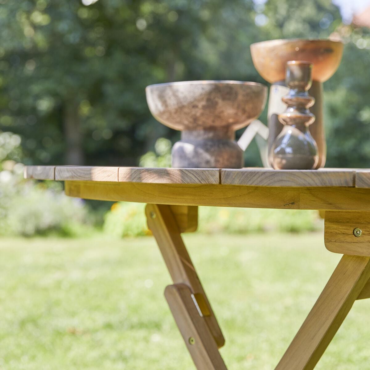Tikamoon - Outdoor klaptafel van massief teakhout voor 6 personen.
