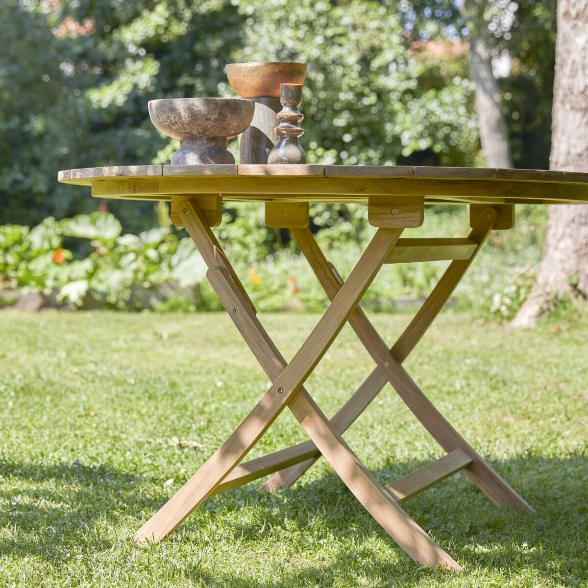 Tikamoon - Outdoor klaptafel van massief teakhout voor 6 personen.