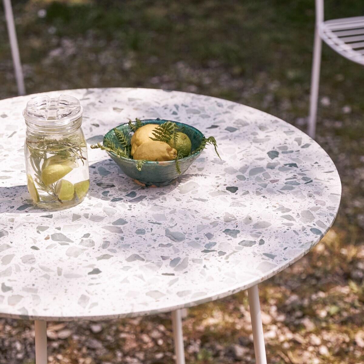 Tikamoon - Ronde tuintafel in premium terrazzo en groen metaal 4 p.
