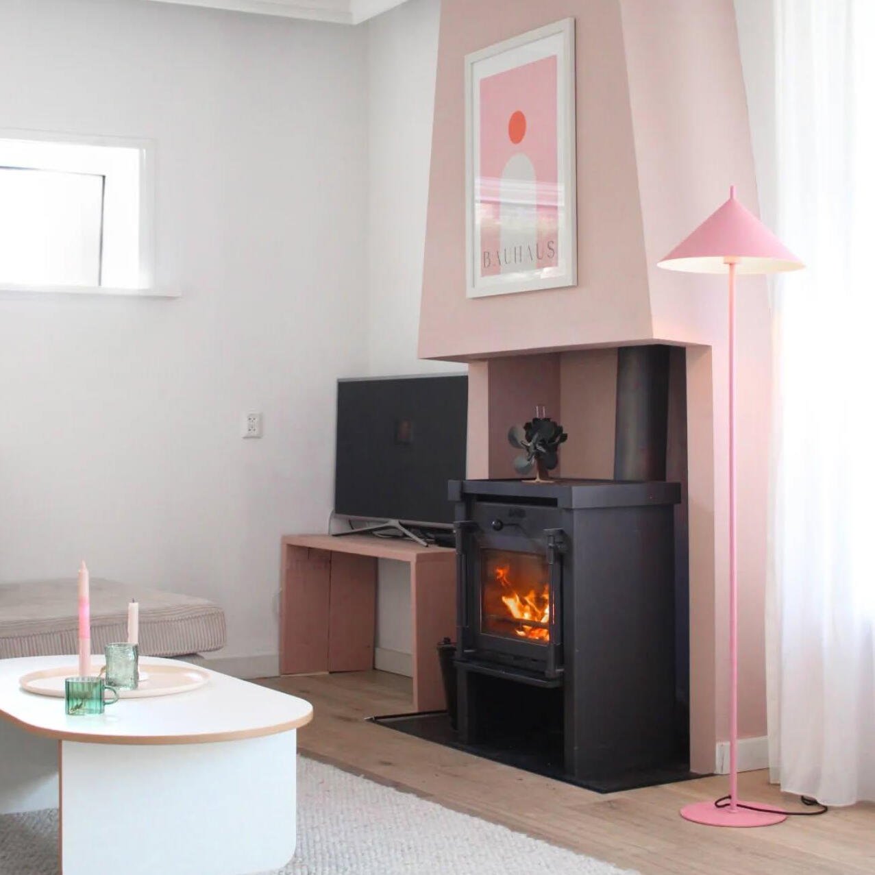 QAZQA Design vloerlamp roze driehoek - Triangolo