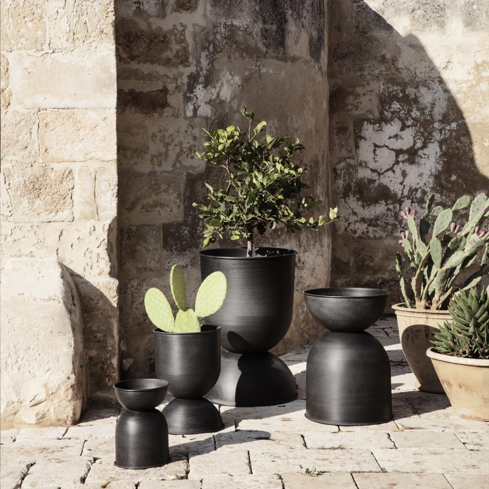 ferm LIVING Hourglass Pot M