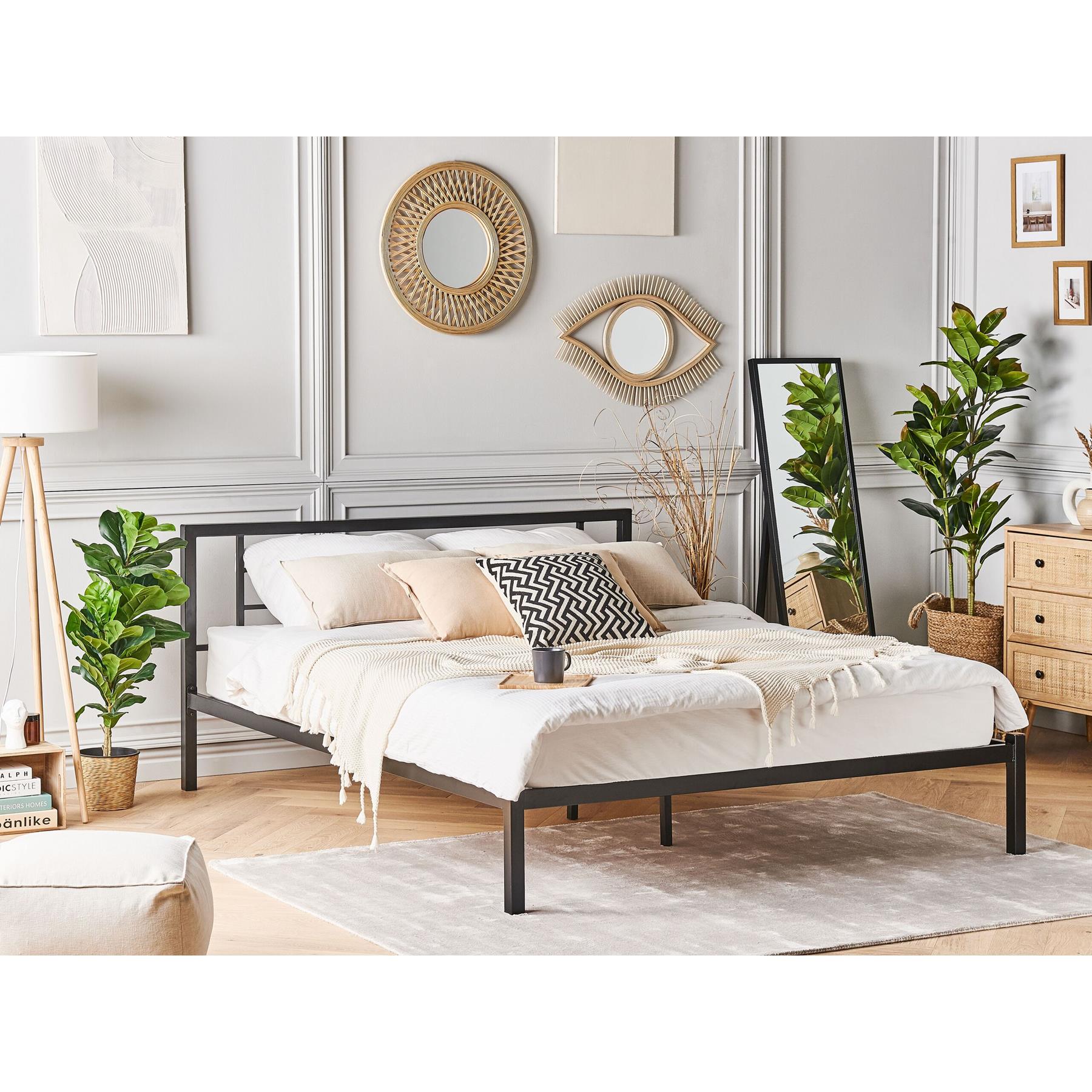 Beliani - CUSSET - Tweepersoonsbed - Zwart - 160 x 200 cm - Metaal