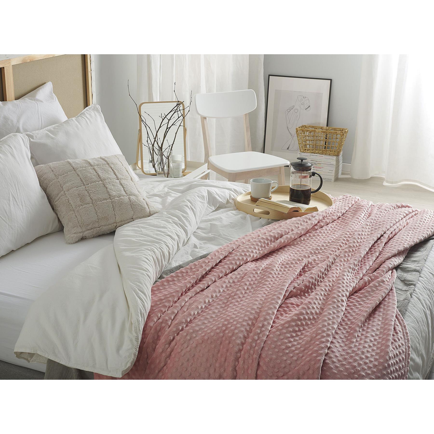 Beliani - SAMUR - Plaid - Roze - 200 x 220 cm - Polyester