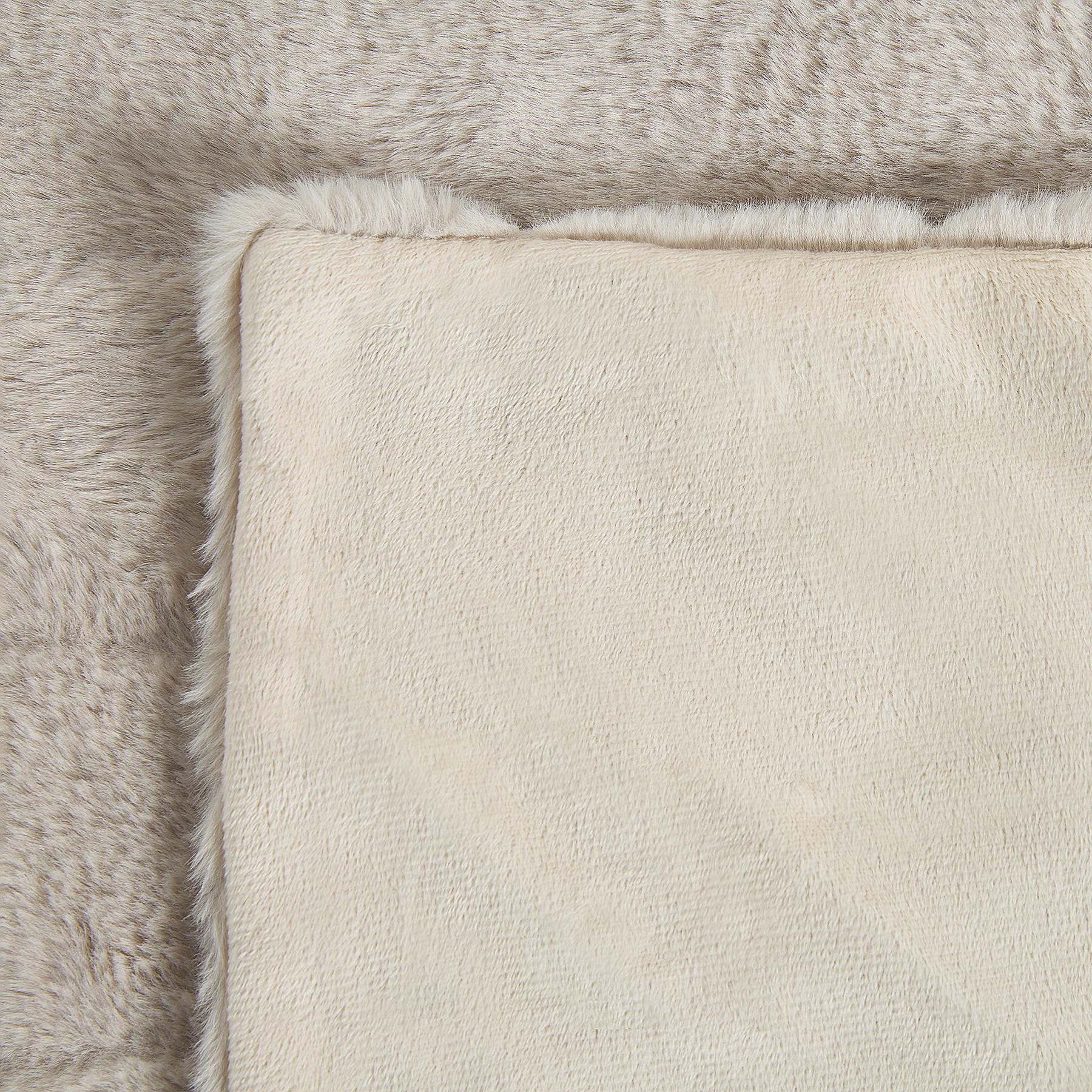 Beliani - LABYAR - Plaid - Beige - 180 x 220 cm - Polyester