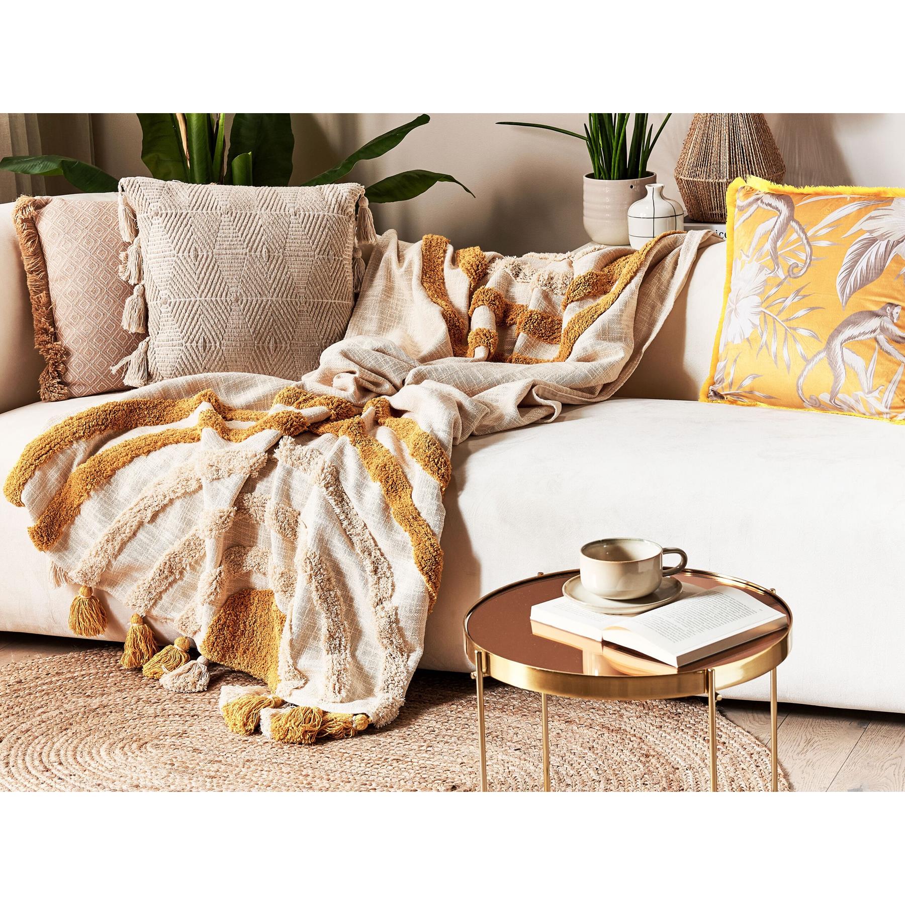 Beliani - MATHURA - Plaid - Beige - 130 x 180 cm - Katoen