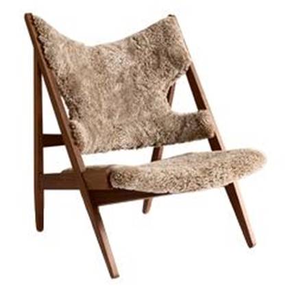 Audo Copenhagen Knitting fauteuil walnoot Sheepskin Sahara