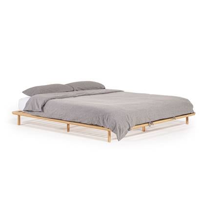 Kave Home - Anielle bed van massief essenhout voor een matras van 180