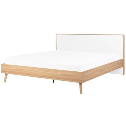 Beliani - SERRIS - Bed - Lichte houtkleur - 180 x 200 cm - MDF Bruin