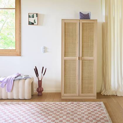 sweeek - Dressingkast rotan en houteffect, 2 deuren met kapstok en Bruin