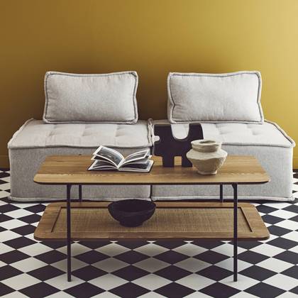 sweeek - 110 cm vintage salontafel met twee bladen met hout- en rietmotief, zwart metalen onderstel en frame